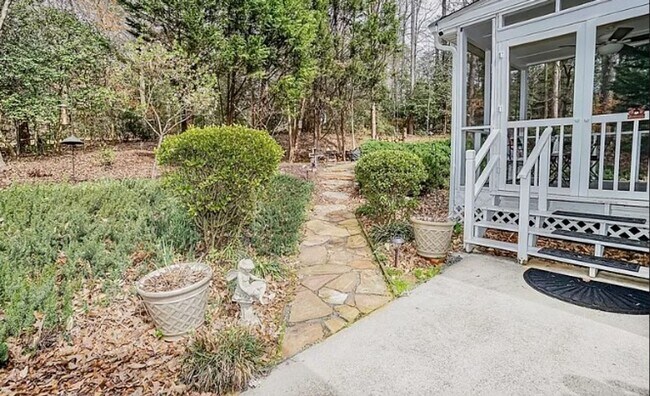 Building Photo - Serene Home-2 bed/2bath near I85 & Hwy 290