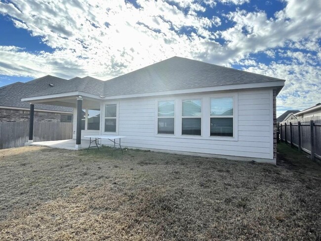 Building Photo - 113 Concho Creek Loop