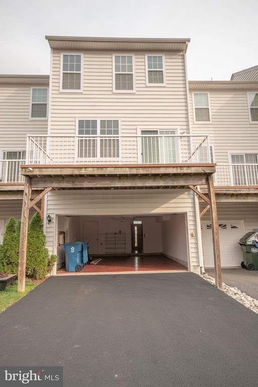 Building Photo - 23119 Sunbury St