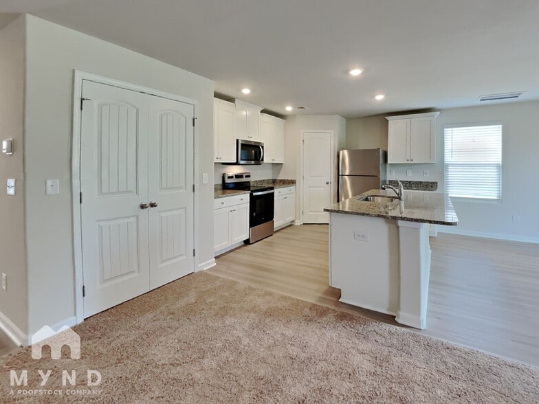 Building Photo - 282 Royal Mdw Dr