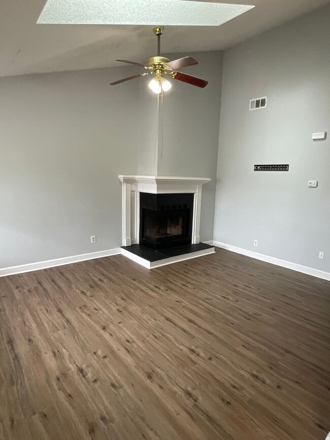 Building Photo - Charming Condo in Churchland Southwest