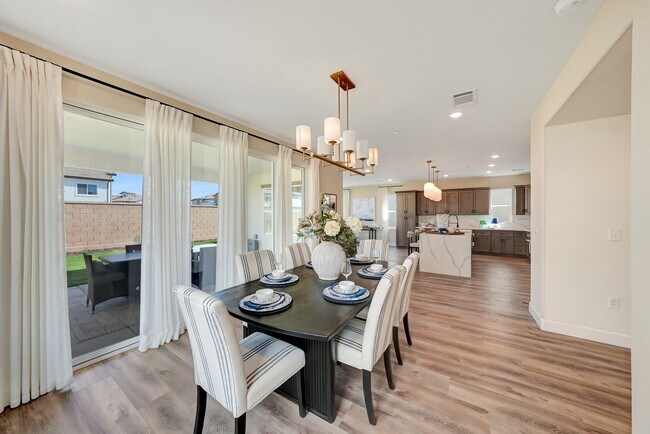 Building Photo - 143 N Un St