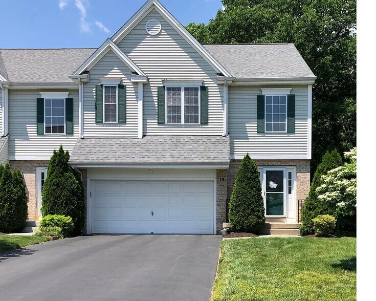 Building Photo - 18 Cobblestone Court