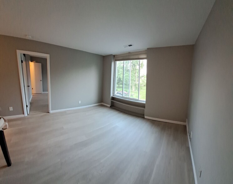 Building Photo - 25735 Lorain Rd