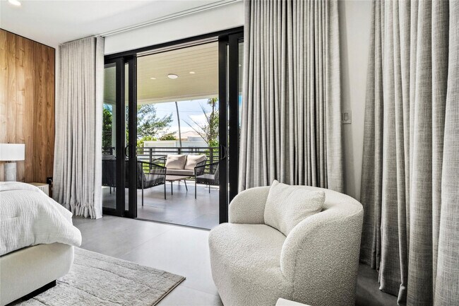 Building Photo - 3320 NE 17th St