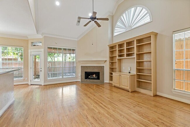 Building Photo - 1107 Ridgecrossing Ln