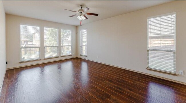 Building Photo - 1619 Brighton Downs