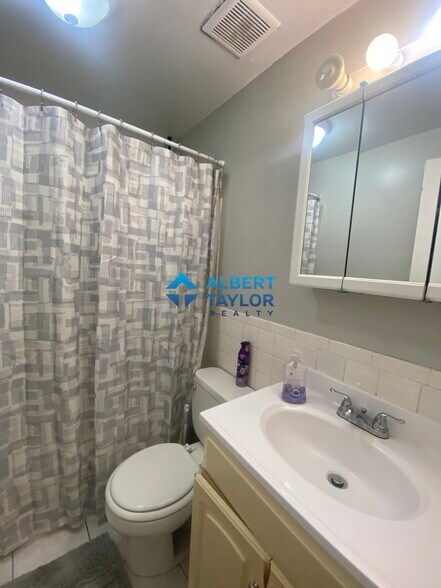 Building Photo - 36 Garden St