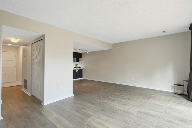 Building Photo - 4604 Dow Ct