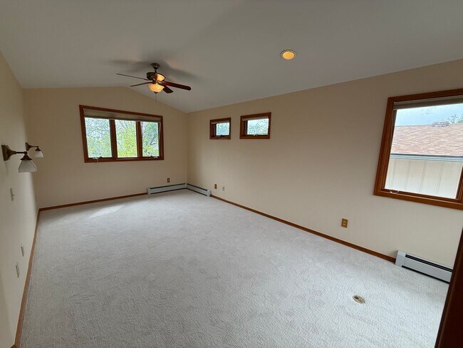 Building Photo - Perfect Table Mesa Family Home with Fully ...