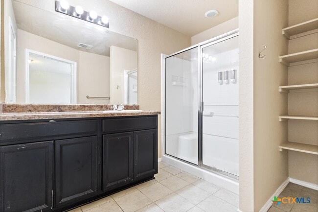Building Photo - 1533 Redbridge Dr