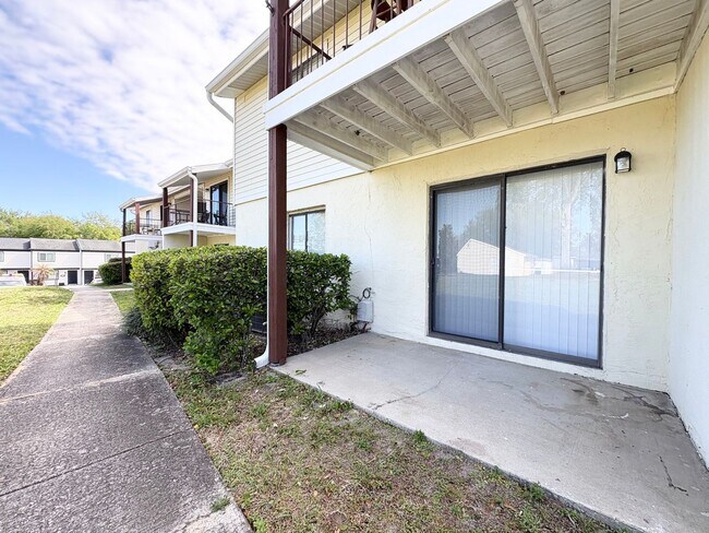 Building Photo - Altamonte Springs 1B/1BA Ground Floor Condo ~ Available NOW!!