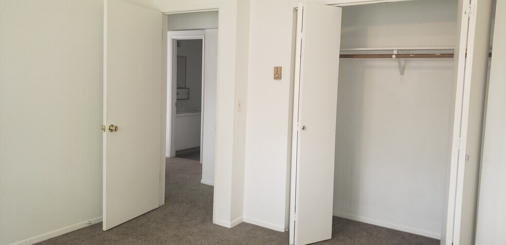 Available apartment will have similar features. - 4223 N Progress Rd