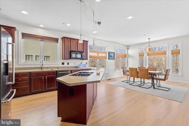 Building Photo - 2206 Green Ginger Cir