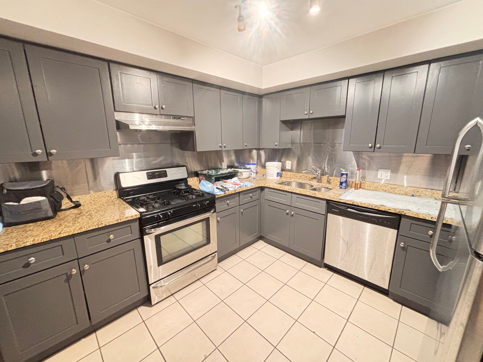 Building Photo - 10 Strathmore Rd