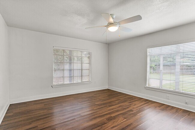 Building Photo - 3605 Shelby Dr