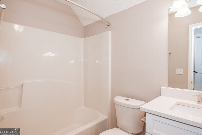 Building Photo - 40 Breckenridge Ln