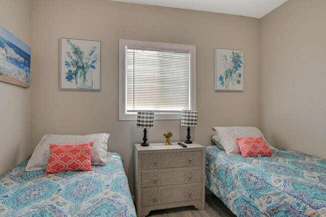 Building Photo - Cozy 2-Bedroom Unit in Prime Las Vegas Loc...