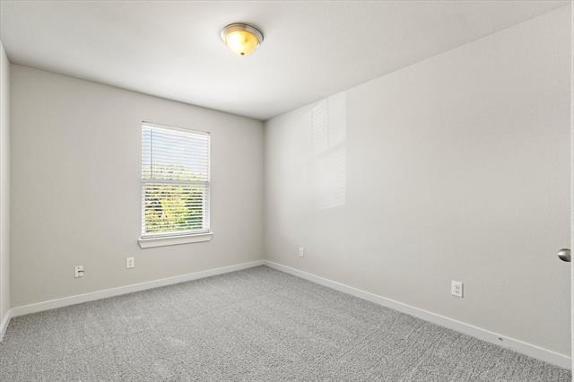 Building Photo - 9930 Ironhorse Dr