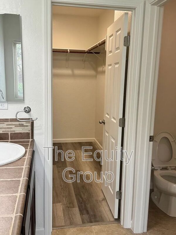 Building Photo - 2302 S Grand St