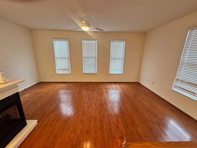 Building Photo - 2195 Deyerle Ave