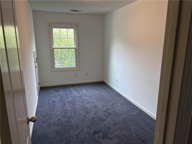 Building Photo - 4901 Planters Walk