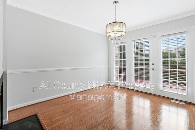 Building Photo - 208 Ellsworth St