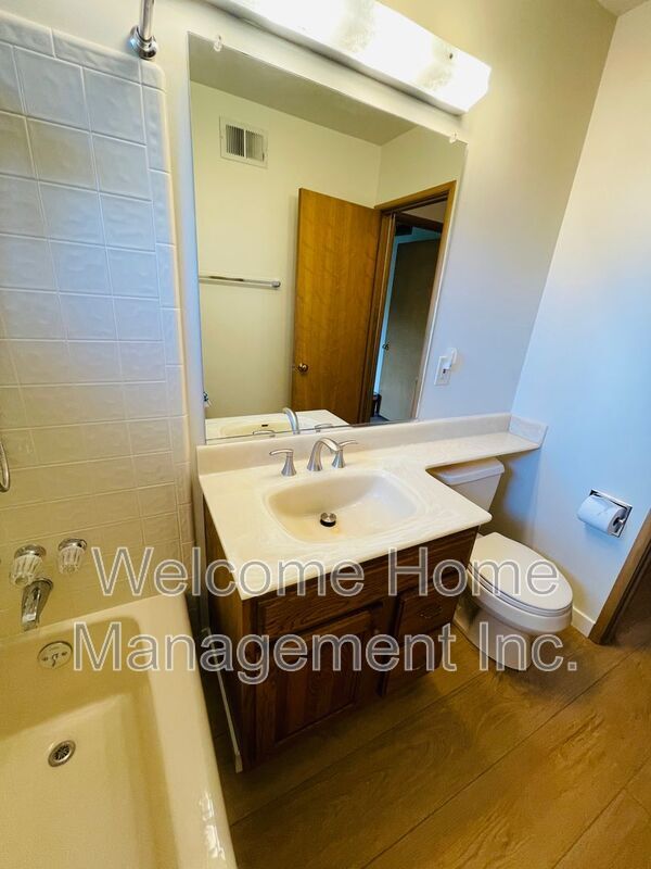 Building Photo - 3945 Euclid Ave