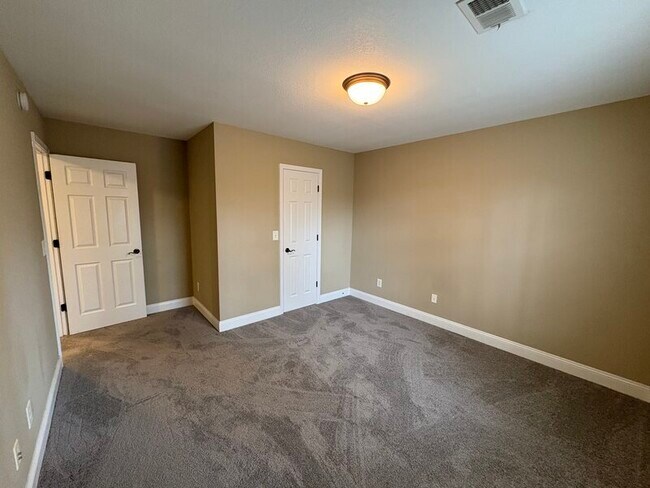 Building Photo - 113 Winning Ticket Dr