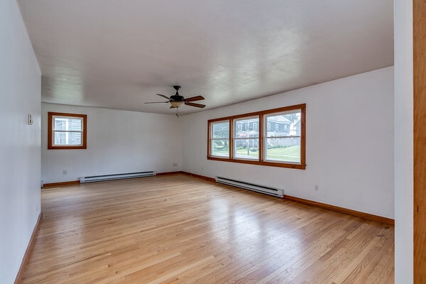 Building Photo - 110 Main St