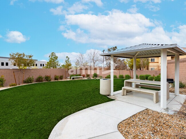 Building Photo - 10474 Marias St