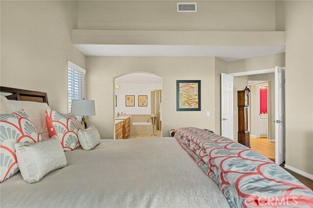 Building Photo - 1521 Fairway Oaks Ave