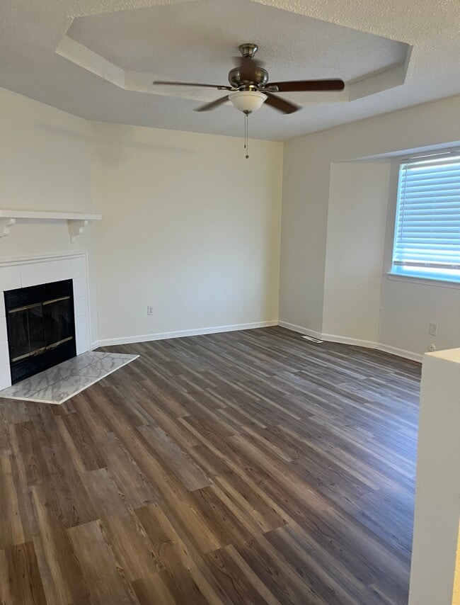 Building Photo - 1704 NE Balboa St