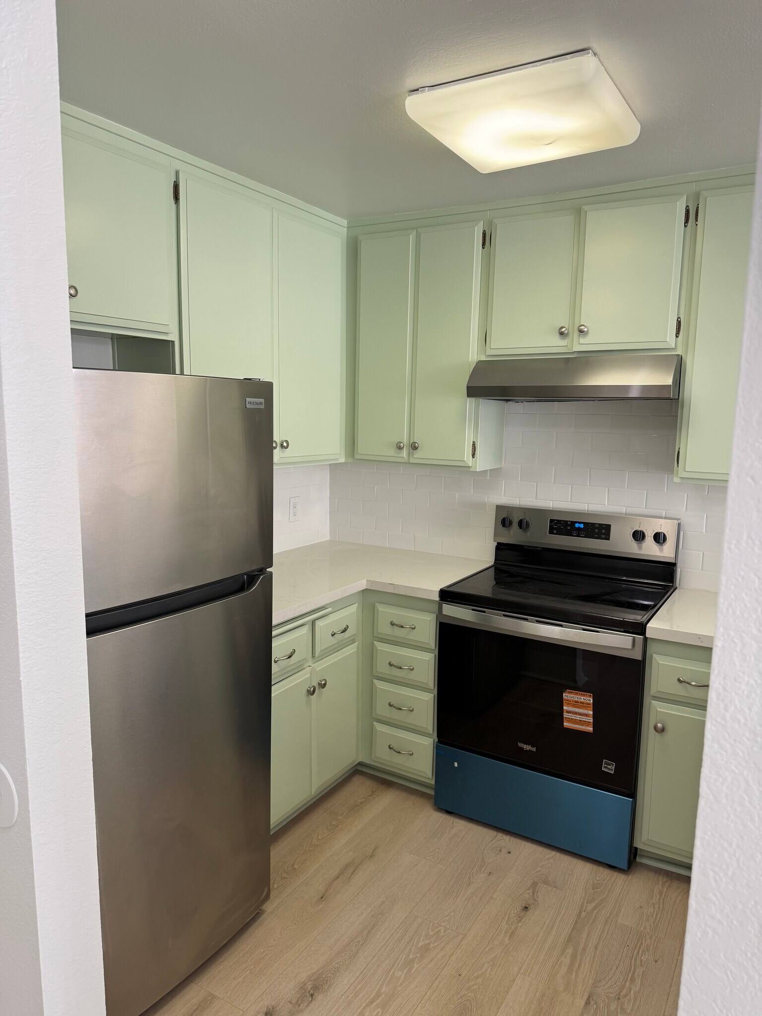 Building Photo - 1140 E Ocean Blvd