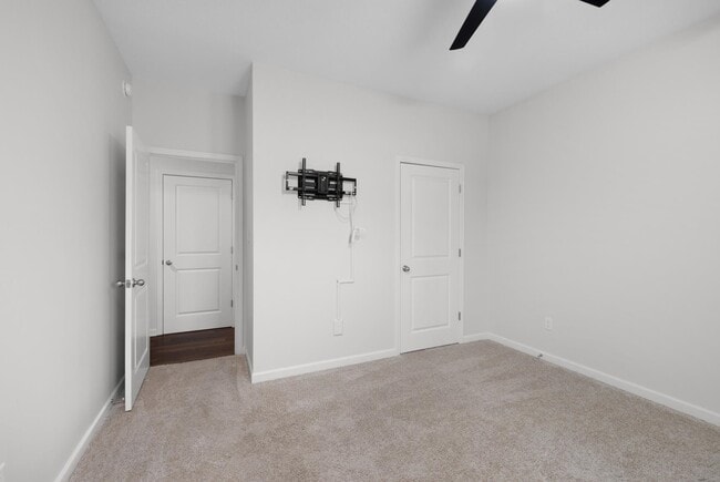Building Photo - 44 N Payson Cv
