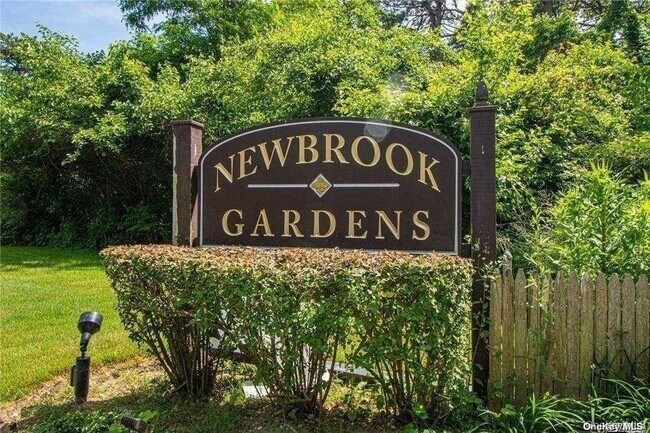 Primary Photo - 175 Newbrook Ln