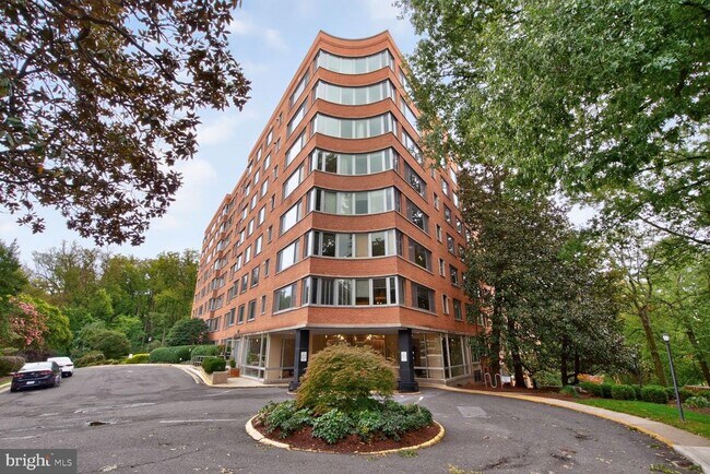 Building Photo - 4200 Cathedral Ave NW