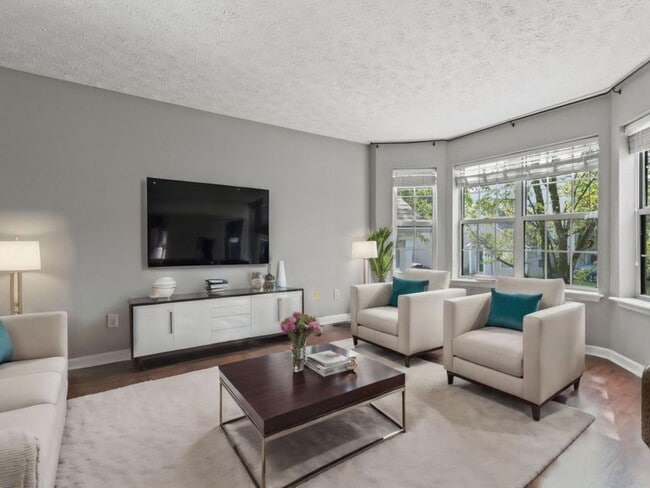 Building Photo - 403 Windfield Pl