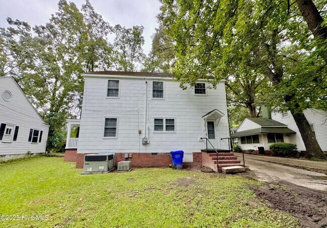 Building Photo - 306 Wilson Ave