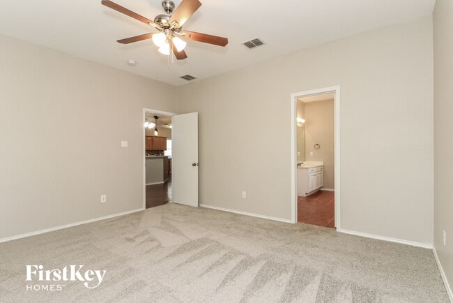 Building Photo - 117 Flyaway Ln