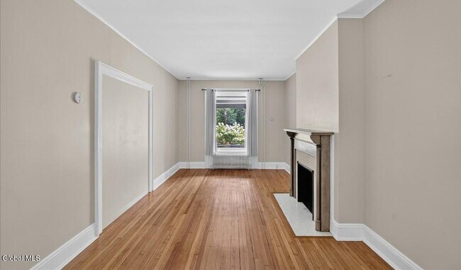 Building Photo - 69 S Lake Ave