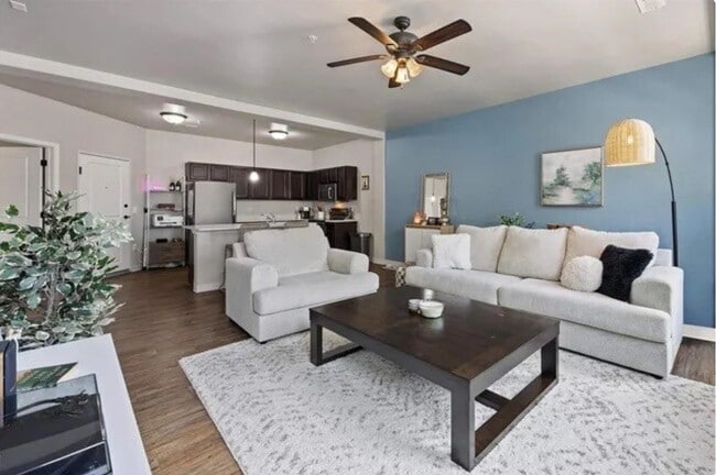 Building Photo - 251 N Linn St