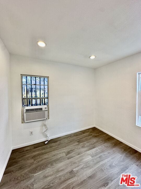 Building Photo - 523 1/2 W 56th St