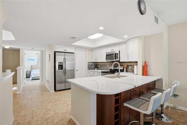 Building Photo - 900 Harbour House Dr