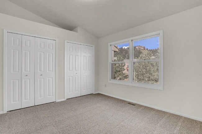 Building Photo - 6925 Yellowpine Dr