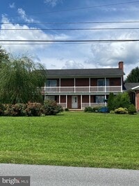 Building Photo - 204 N Red Hill Rd