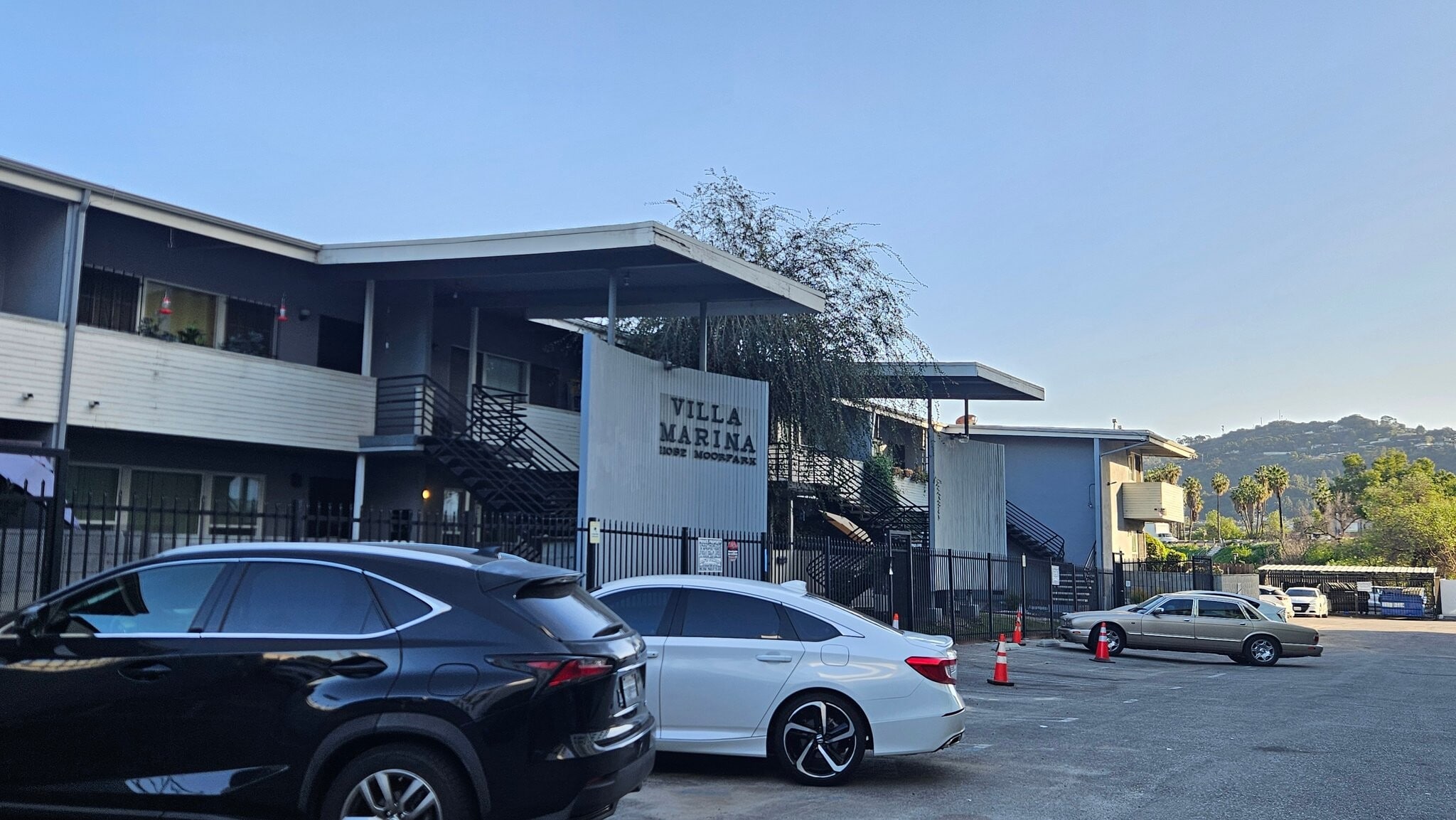 Building Photo - 11030 Moorpark St