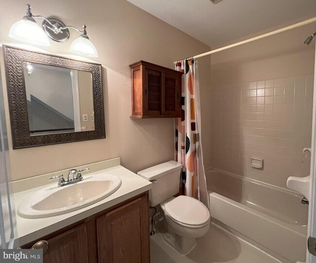 Building Photo - 243 Copper Beech Dr