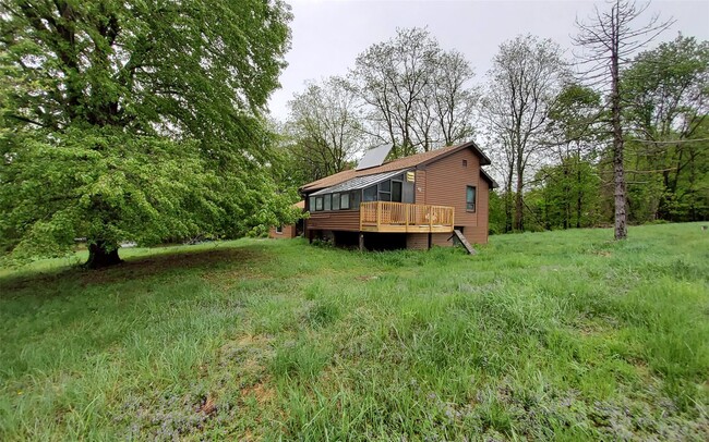 Building Photo - 40 Felter Hill Rd