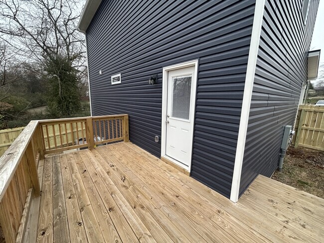 Building Photo - 1217 Dodd St